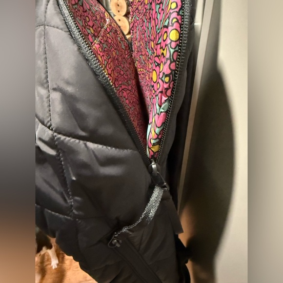 Vera Bradley Black Quilted Overnight Essentials Backpack EUC - Picture 8 of 10